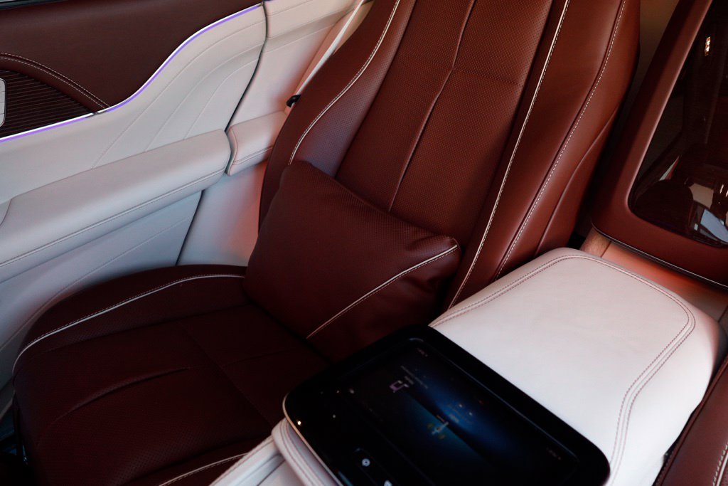 Used 2023 Mercedes-Benz Maybach GLS 600 4MATIC image 61