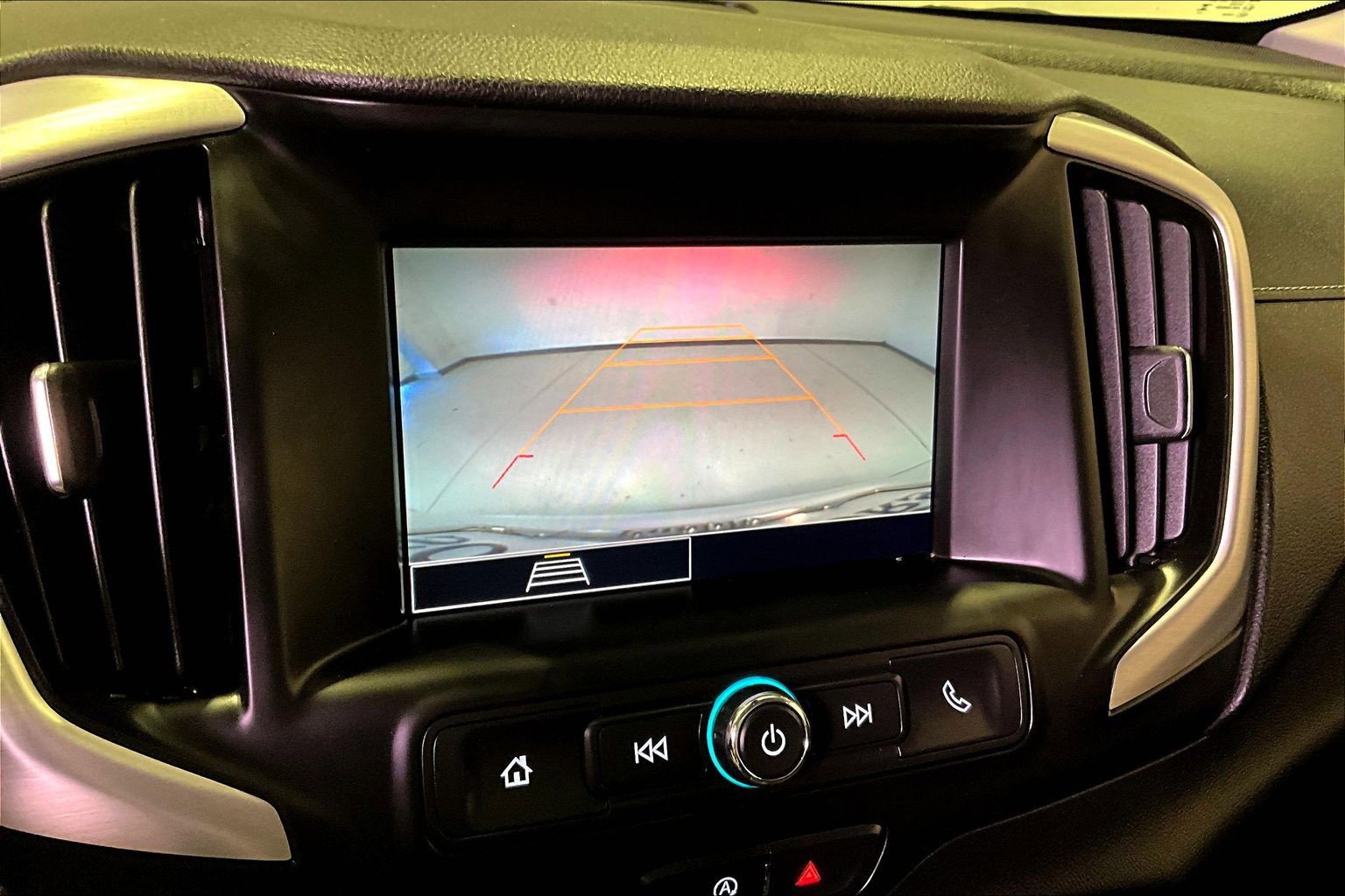Used 2024 GMC Terrain SLE FWD image 15