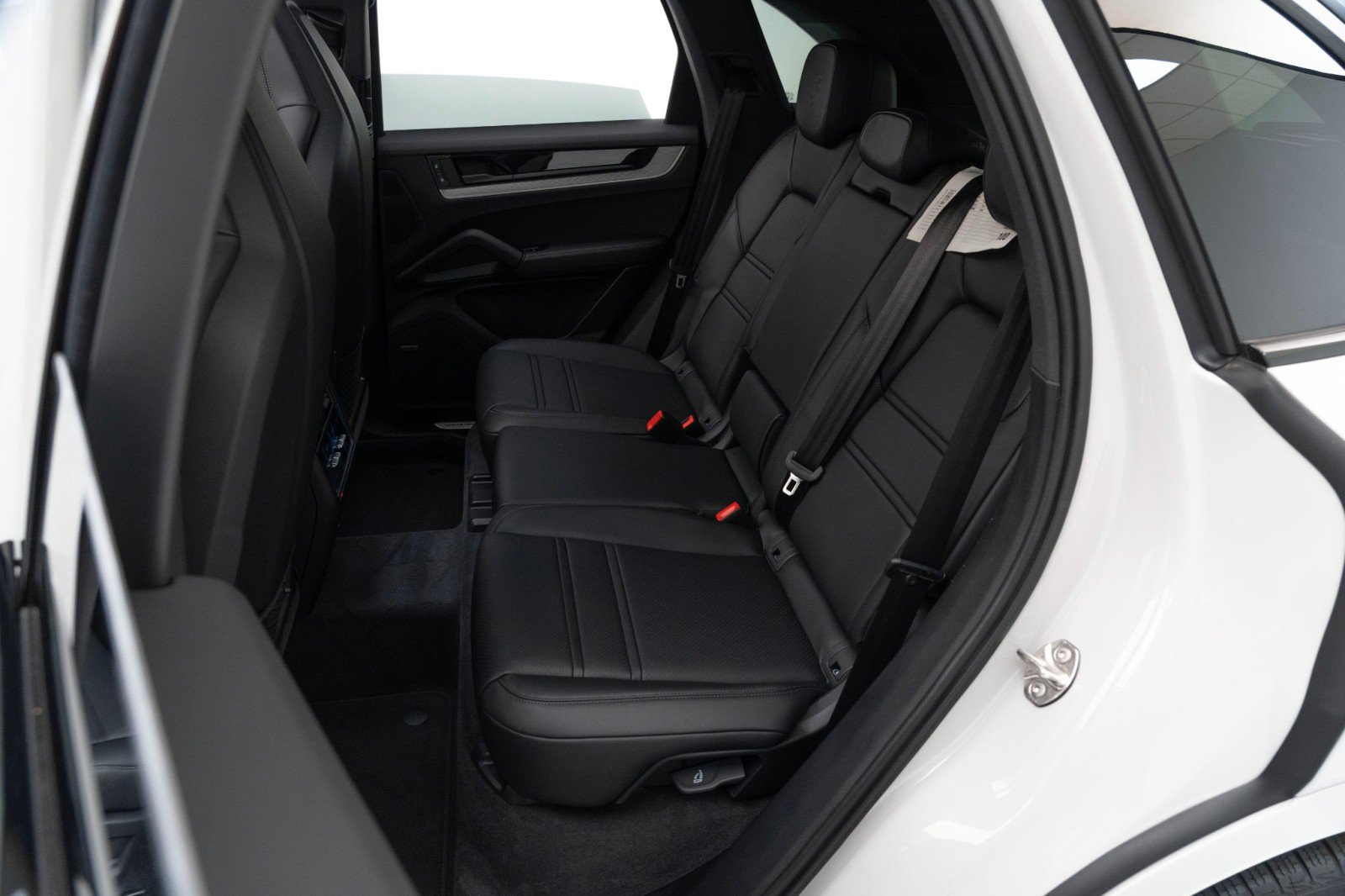 New 2025 Porsche Cayenne image 29