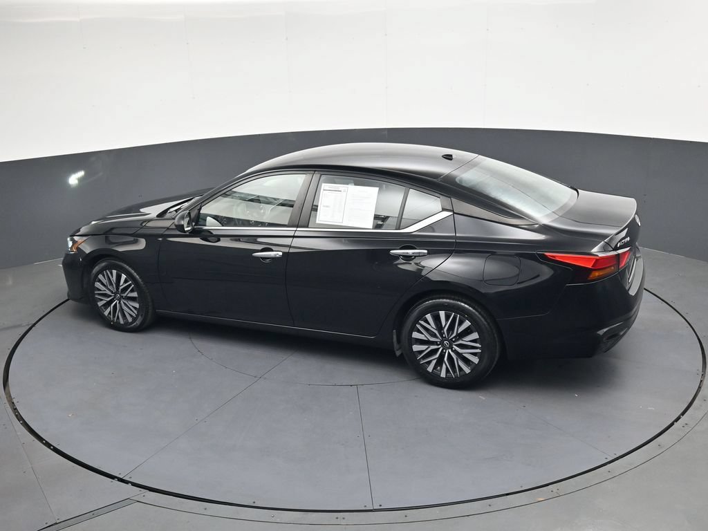 Used 2024 Nissan Altima 2.5 SV FWD image 37