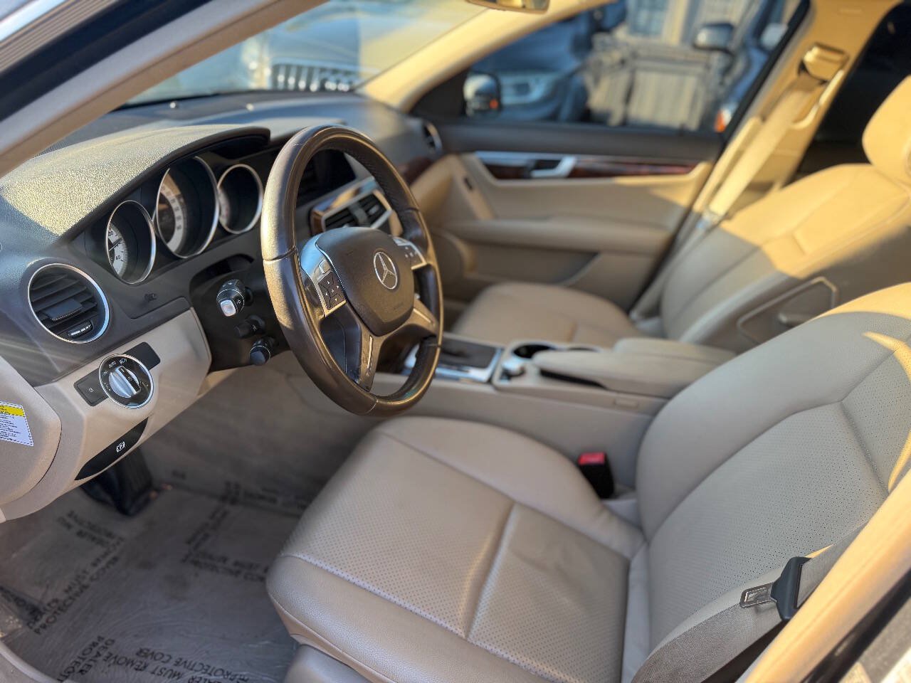 Used 2013 Mercedes-Benz C 250 Sedan image 10