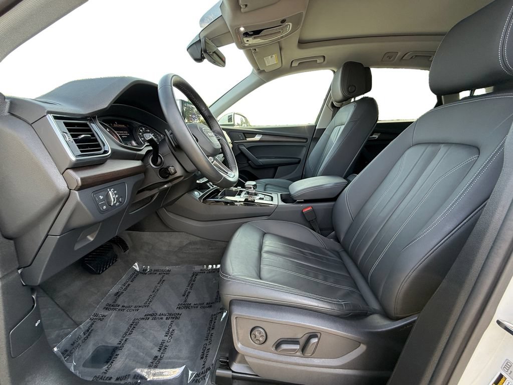 Used 2023 Audi Q5 2.0T Premium w/ Convenience Package AWD/4WD image 9