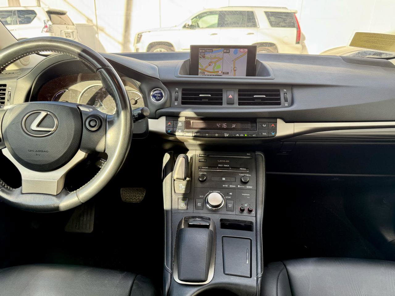 Used 2014 Lexus CT 200h FWD image 29