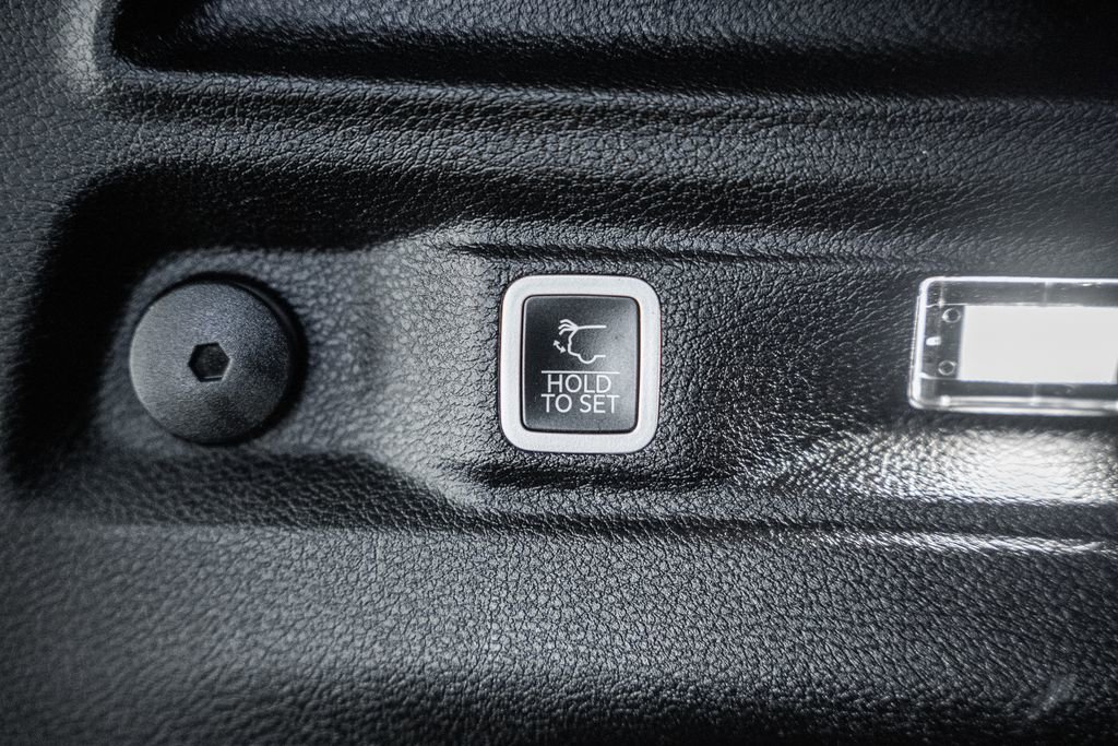 Used 2024 Jeep Grand Cherokee L Limited image 14