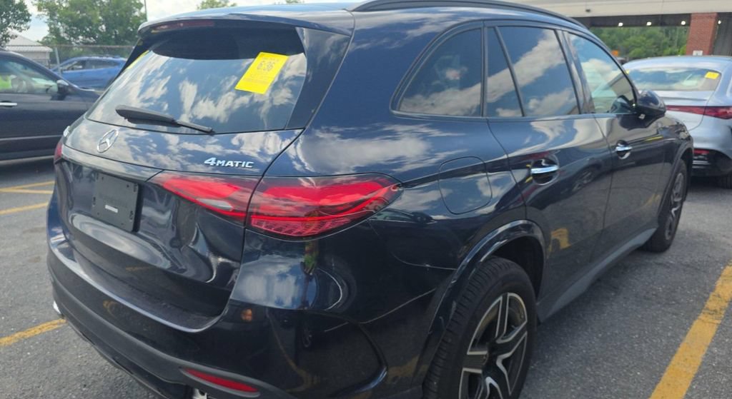 Used 2023 Mercedes-Benz GLC 300 4MATIC w/ AMG Line image 2