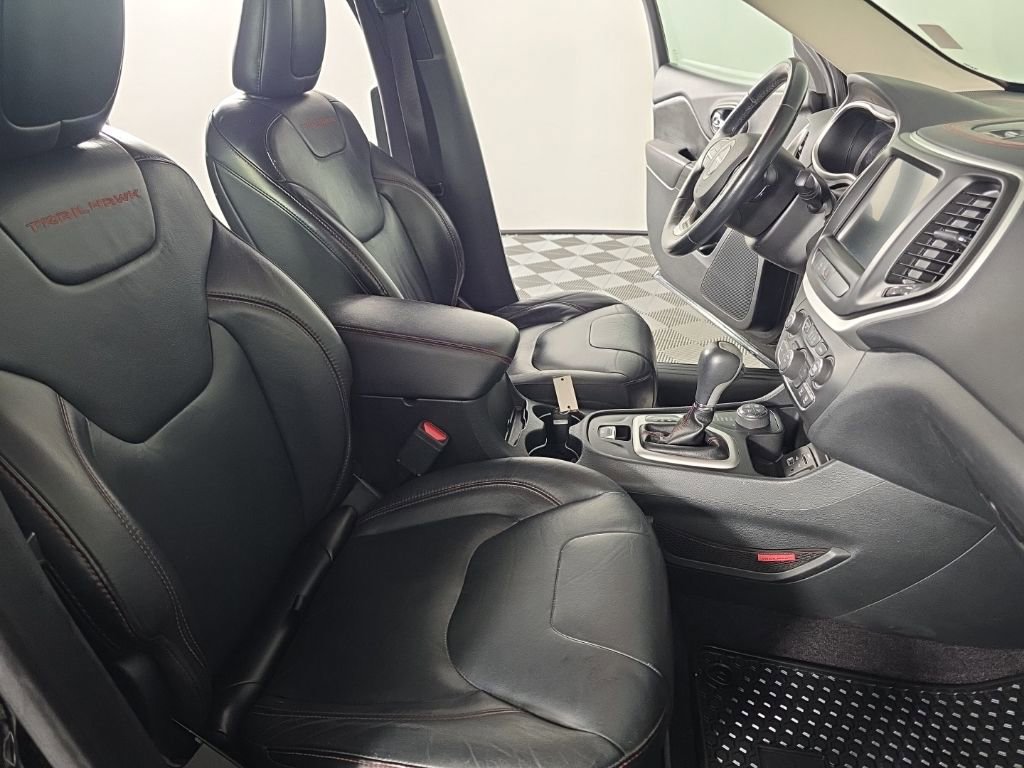 Used 2016 Jeep Cherokee Trailhawk w/ Leather Interior Group image 40