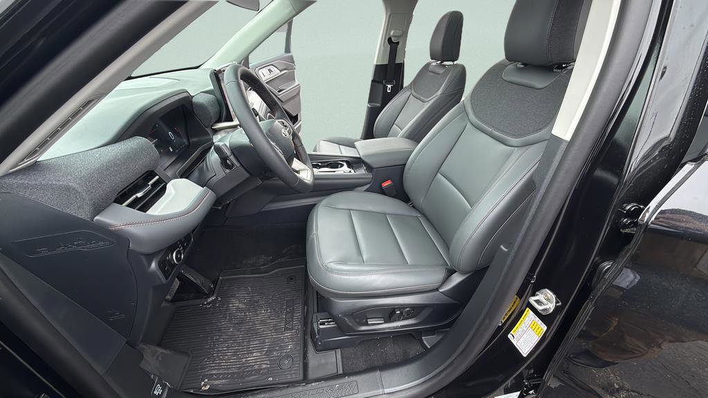 New 2026 Ford Explorer Active w/ Active Comfort Package image 38