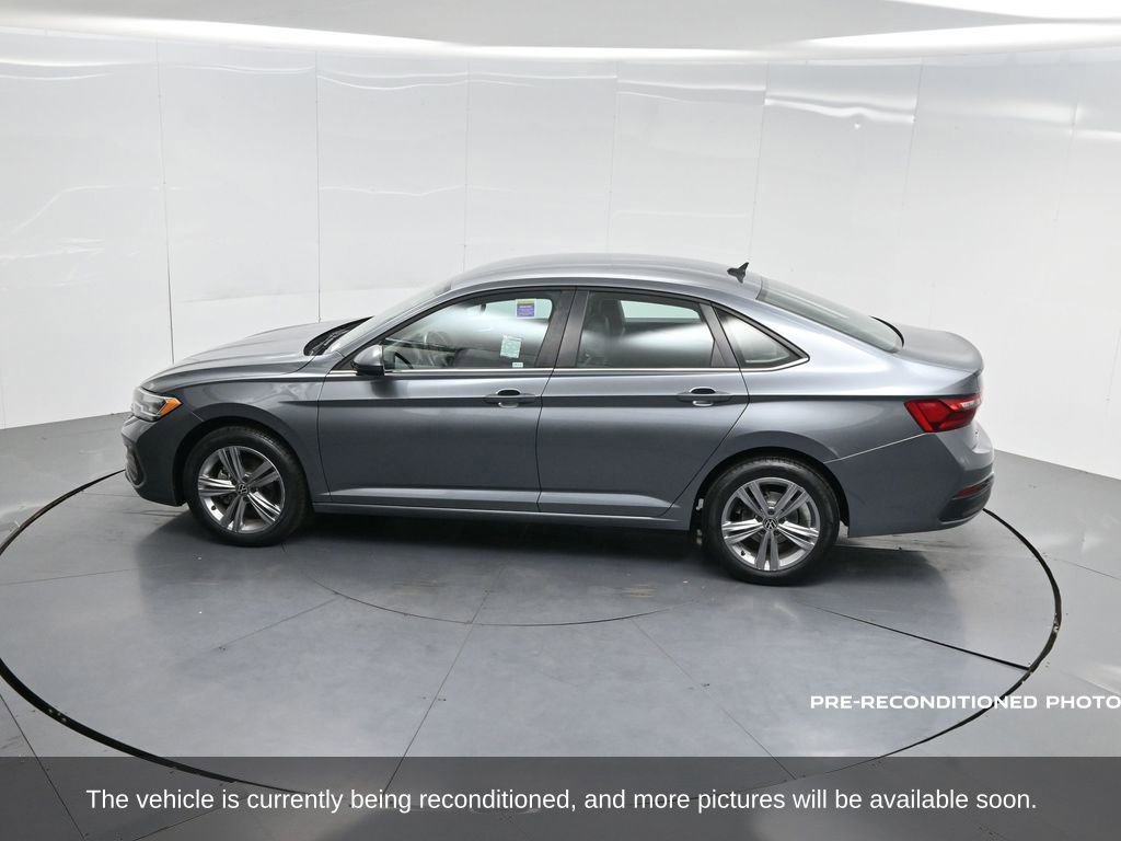 Used 2022 Volkswagen Jetta SE image 56