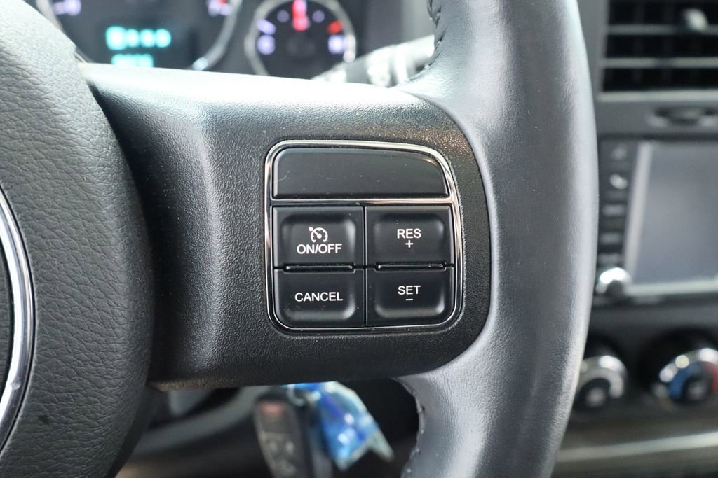 Used 2012 Jeep Liberty Sport AWD/4WD image 30