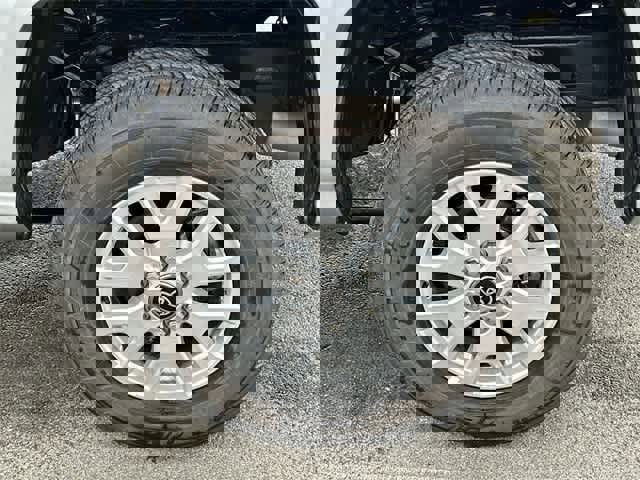 Used 2025 Toyota Tacoma SR5 image 5