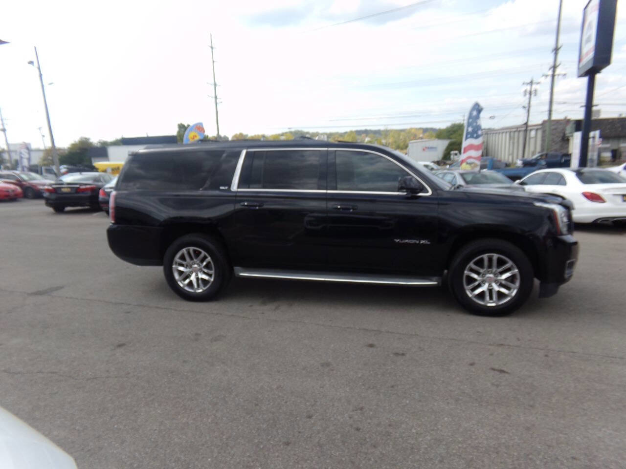 Used 2015 GMC Yukon XL SLT w/ Open Road Package image 5