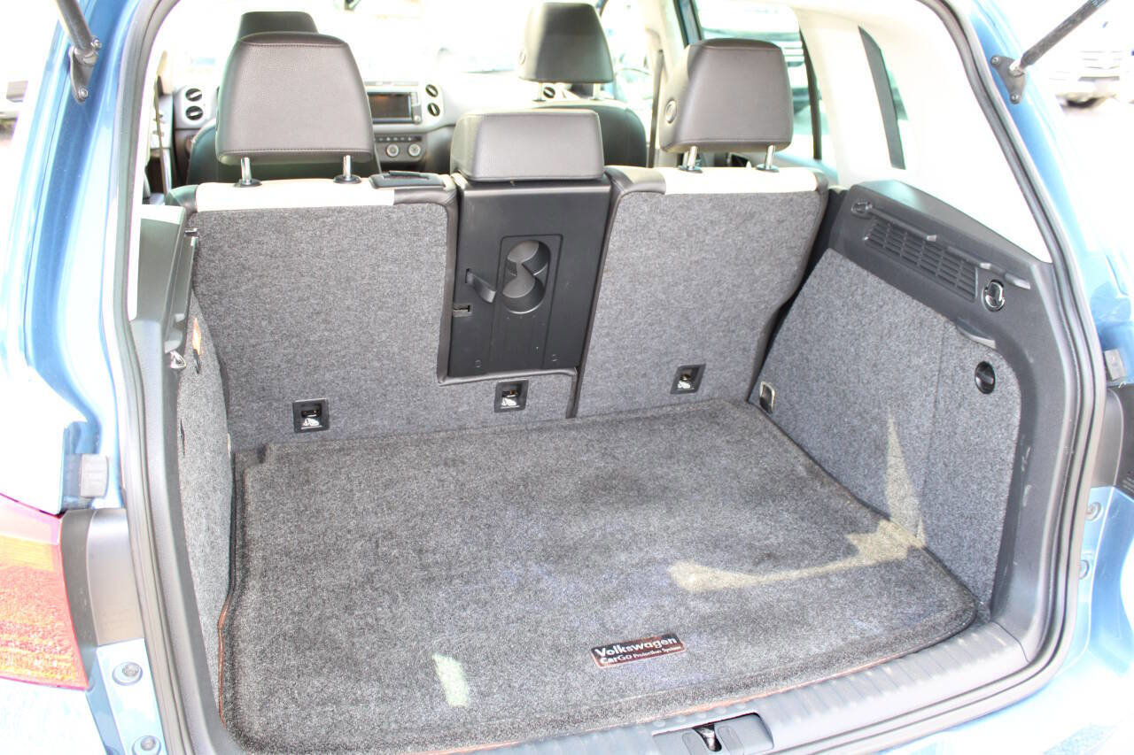 Used 2017 Volkswagen Tiguan Wolfsburg Edition image 24