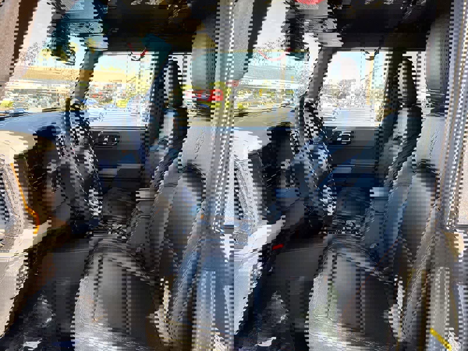 Used 2023 Ford Bronco Badlands image 23