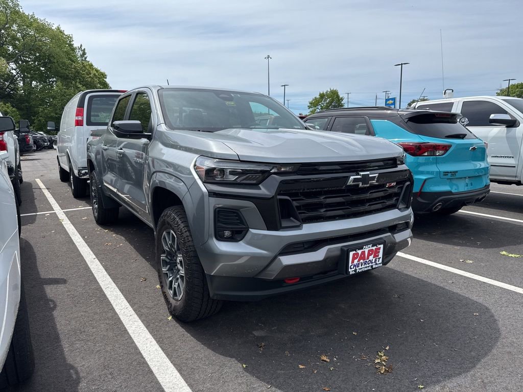 Used 2024 Chevrolet Colorado Z71 w/ Z71 Convenience Package 2 AWD/4WD image 2