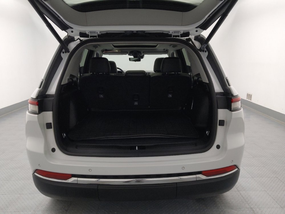 Used 2022 Jeep Grand Cherokee Limited 4xe w/ Luxury Tech Group II image 29