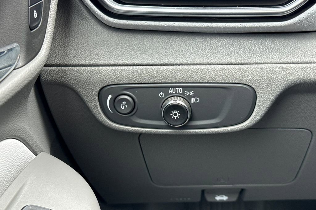 Used 2023 Chevrolet Bolt EUV Premier w/ Sun & Sound Package FWD image 38