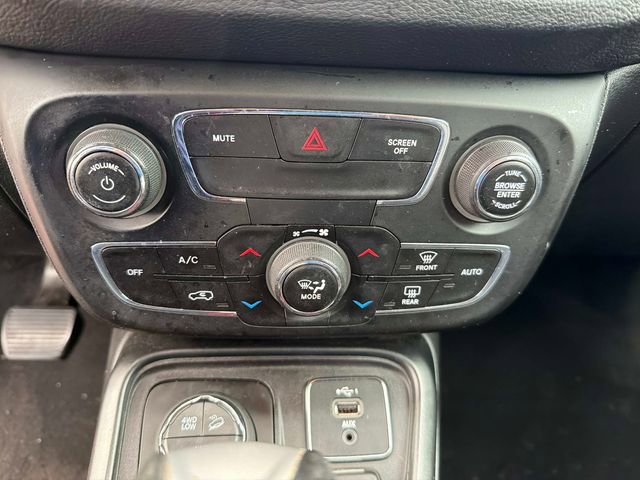 Used 2020 Jeep Compass Trailhawk w/ Leather Interior Group AWD/4WD image 25