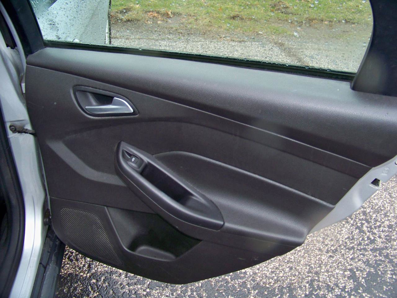 Used 2016 Ford Focus SE FWD image 22