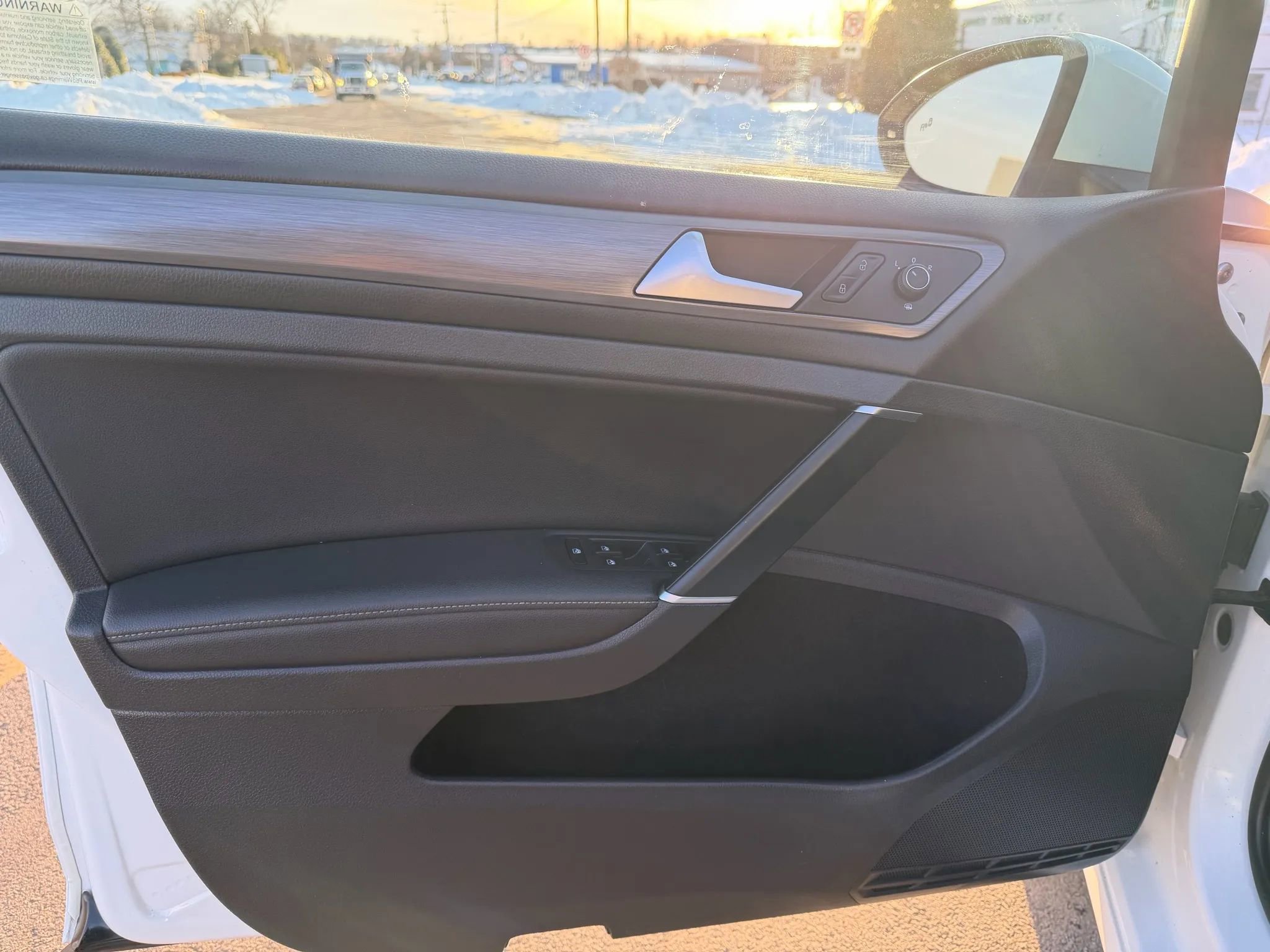 Used 2020 Volkswagen Golf 4-Door image 11