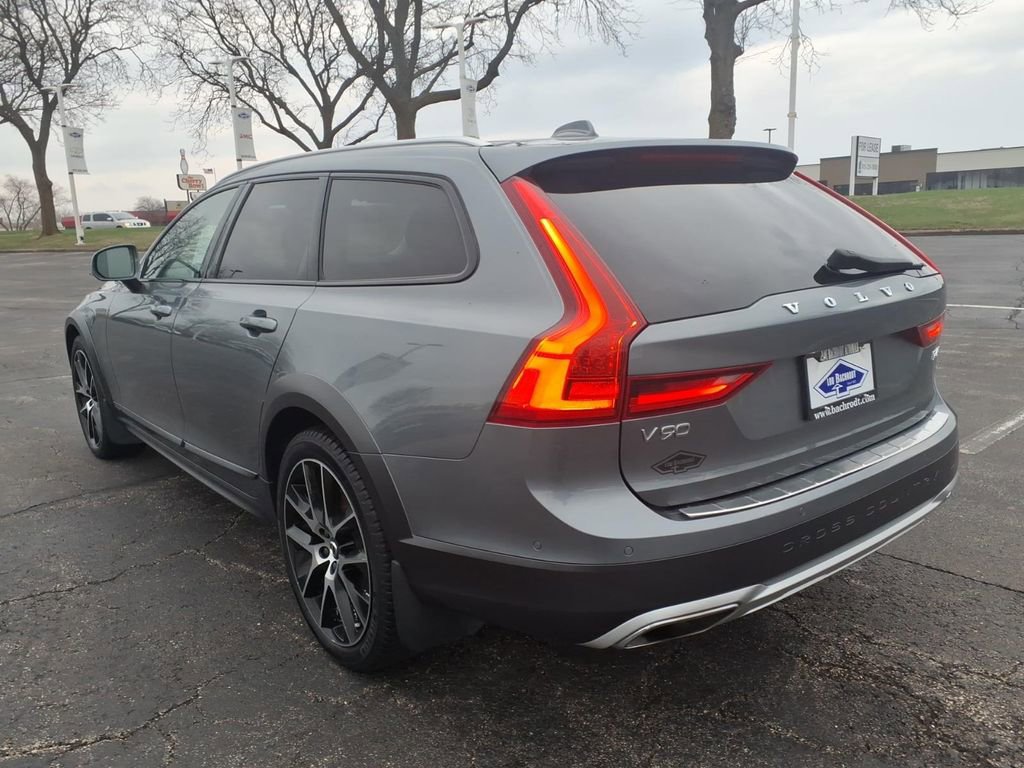 Used 2018 Volvo V90 T6 Cross Country w/ Convenience Package image 5