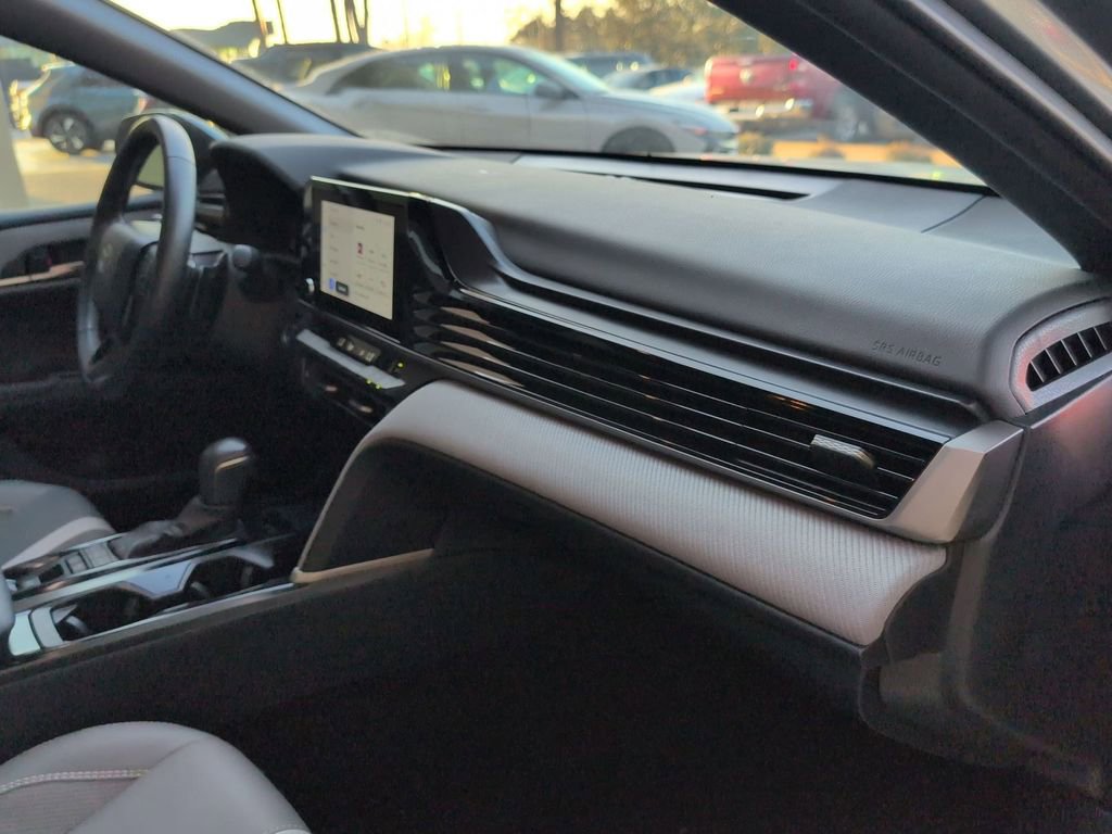 Used 2025 Toyota Camry SE image 19