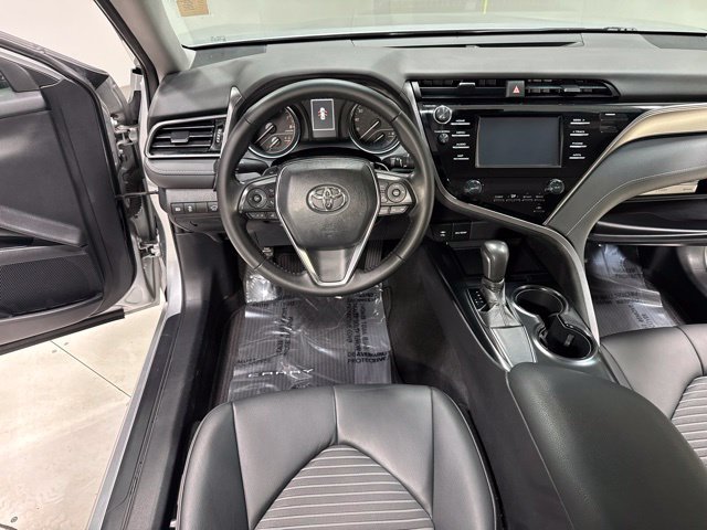 Used 2019 Toyota Camry SE FWD image 14