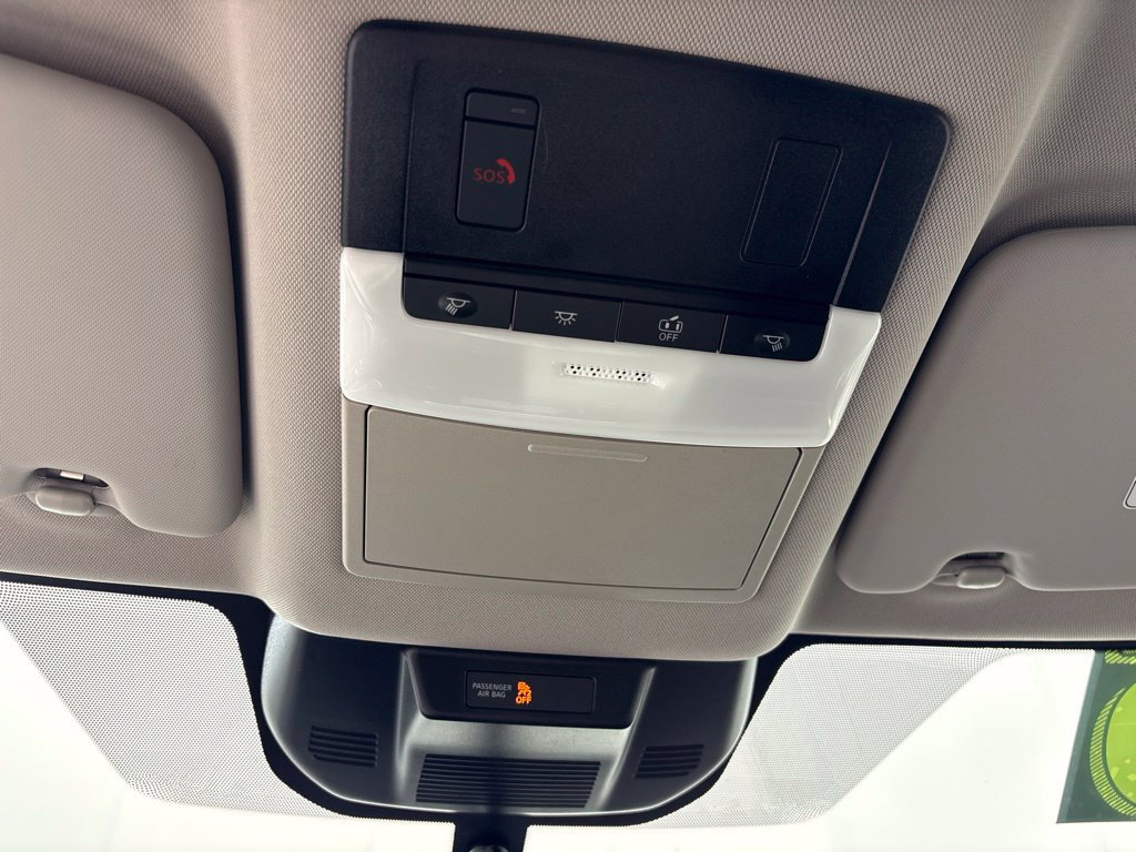 Used 2025 Nissan Rogue SV FWD image 25