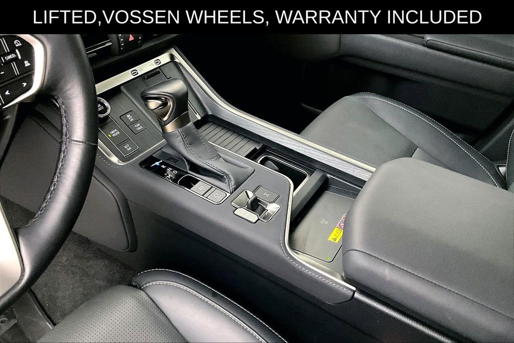 Used 2025 Lexus GX 550 w/ Accessory Package (2T) image 18