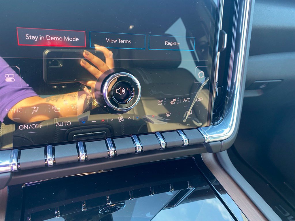 New 2026 GMC Yukon Denali w/ Advanced Technology Package AWD/4WD image 23