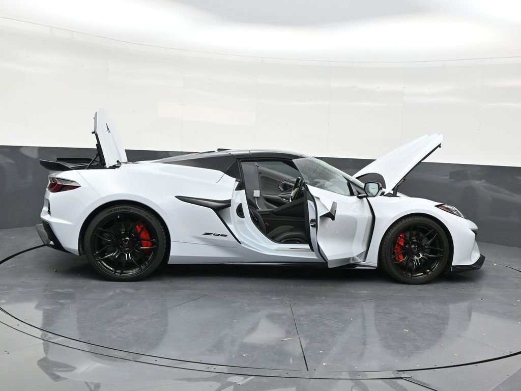 Used 2023 Chevrolet Corvette Z06 w/ Stealth Interior Trim Package image 29