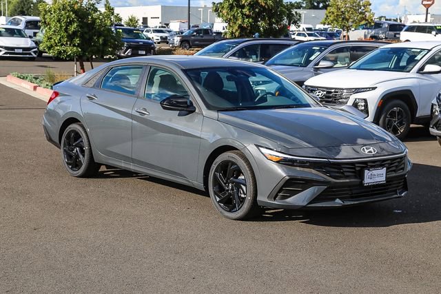 New 2026 Hyundai Elantra Sport FWD image 6