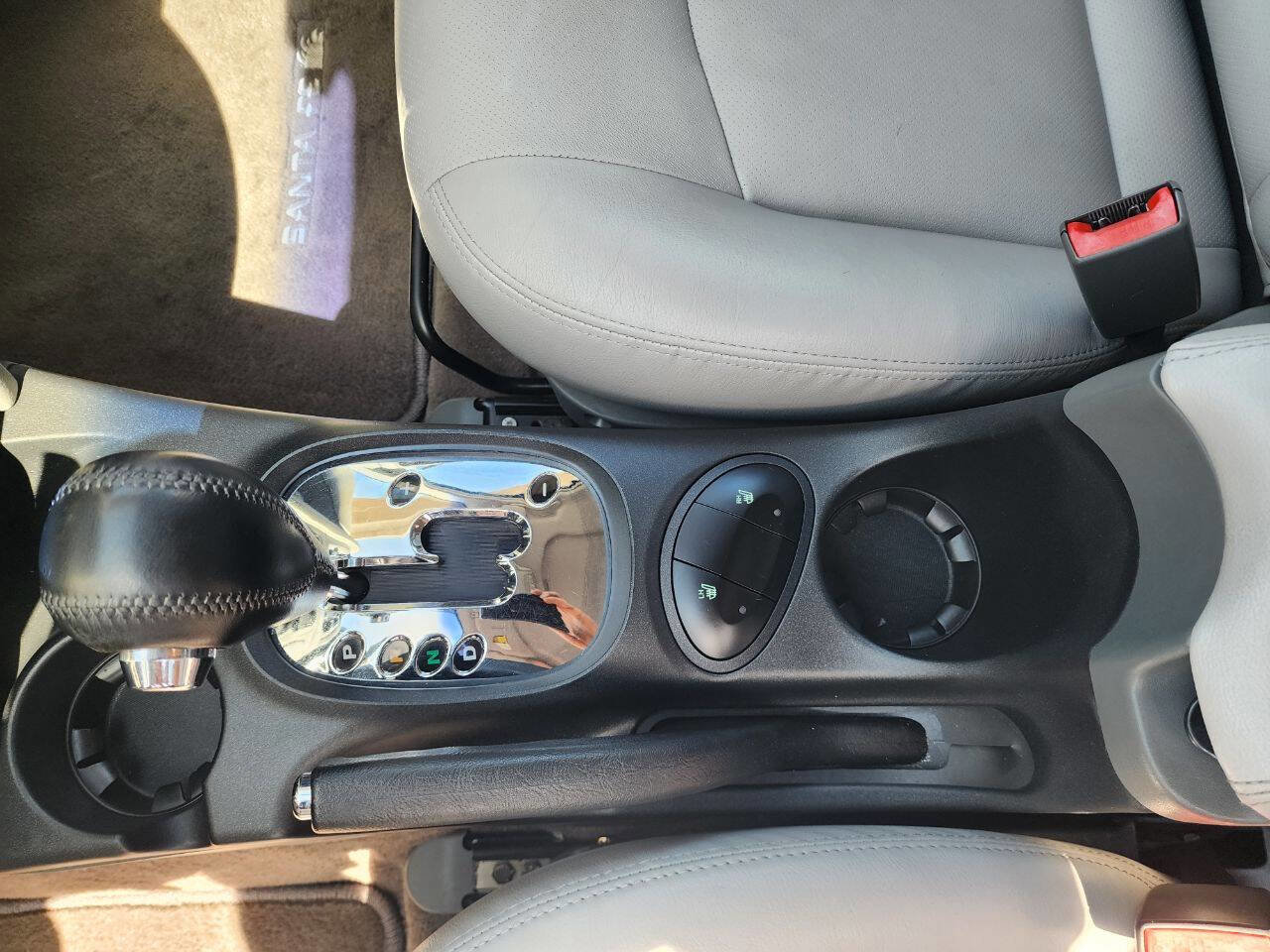 Used 2005 Hyundai Santa Fe LX image 10