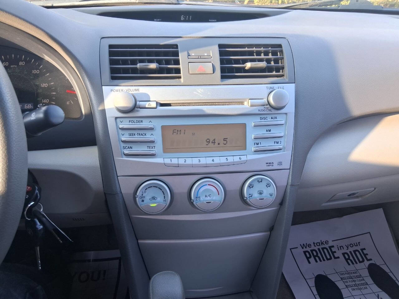 Used 2009 Toyota Camry LE FWD image 18