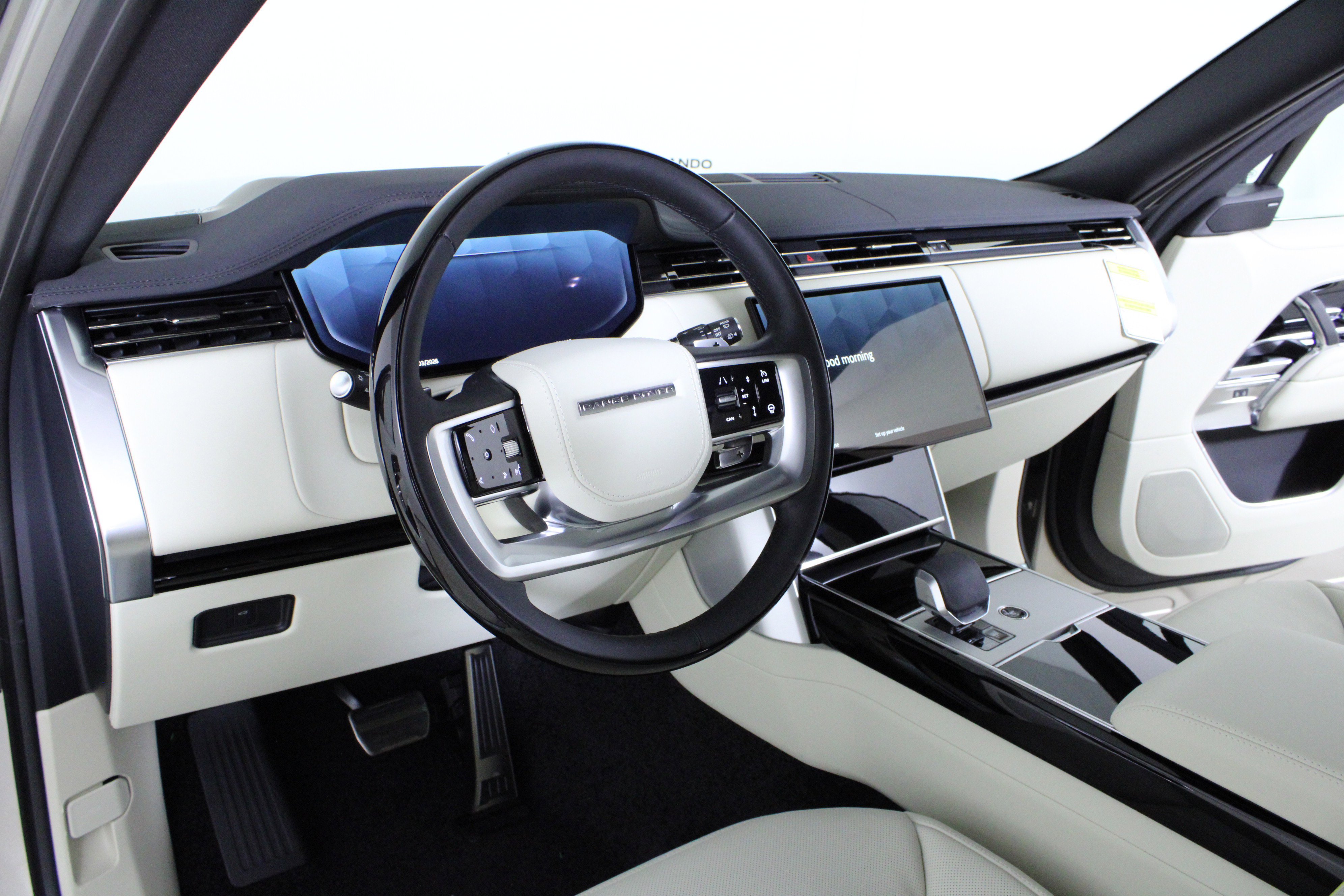 New 2026 Land Rover Range Rover SE image 16