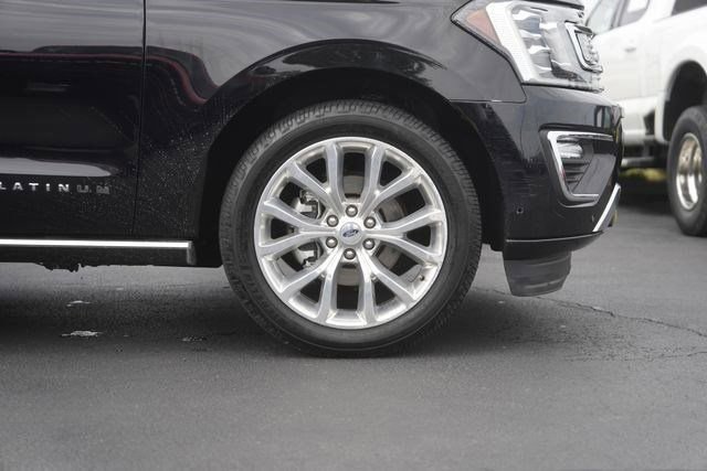 Used 2019 Ford Expedition Platinum RWD image 4
