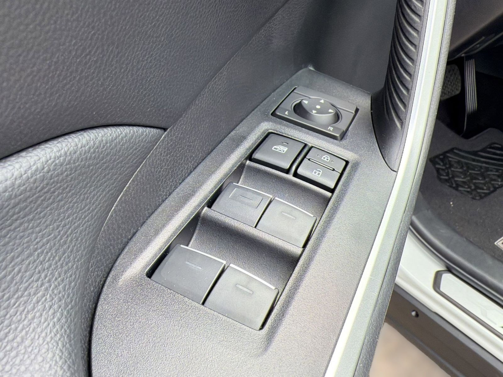 Used 2025 Toyota RAV4 XLE Premium image 29