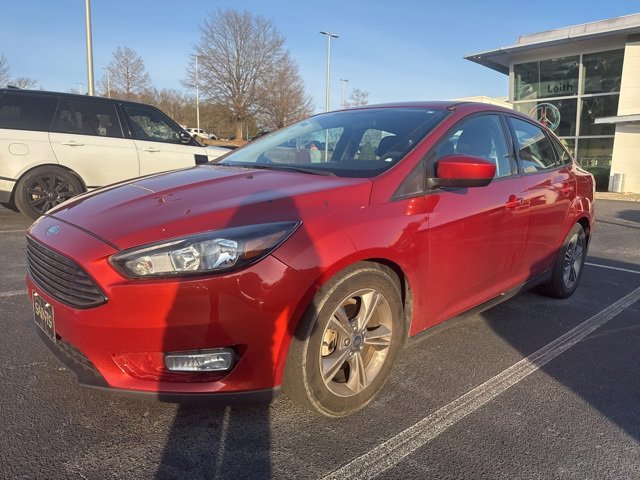 Used 2018 Ford Focus SE w/ SE Appearance Package image 12
