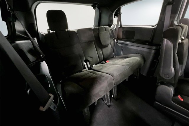 Used 2016 Dodge Grand Caravan SE image 22