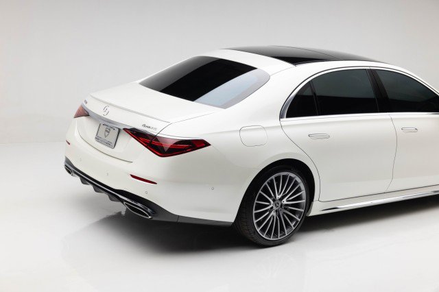 Used 2022 Mercedes-Benz S 500 4MATIC w/ AMG Line Package image 27