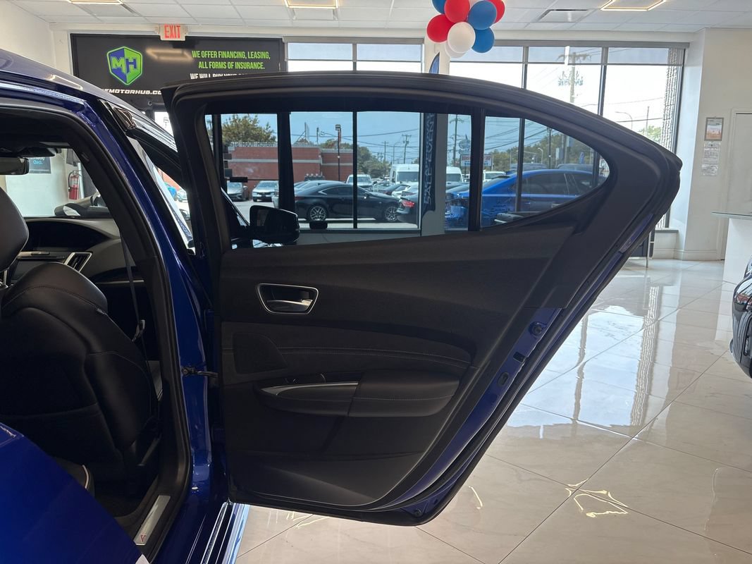 Used 2018 Acura TLX V6 w/ Technology & A-SPEC Pkg FWD image 39