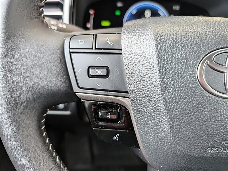 Used 2025 Toyota Camry SE w/ Convenience Package FWD image 21