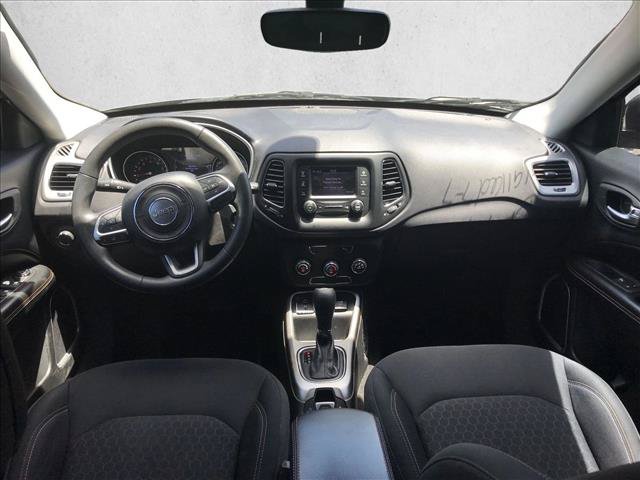 Used 2017 Jeep Compass Sport w/ Tech Group FWD image 9