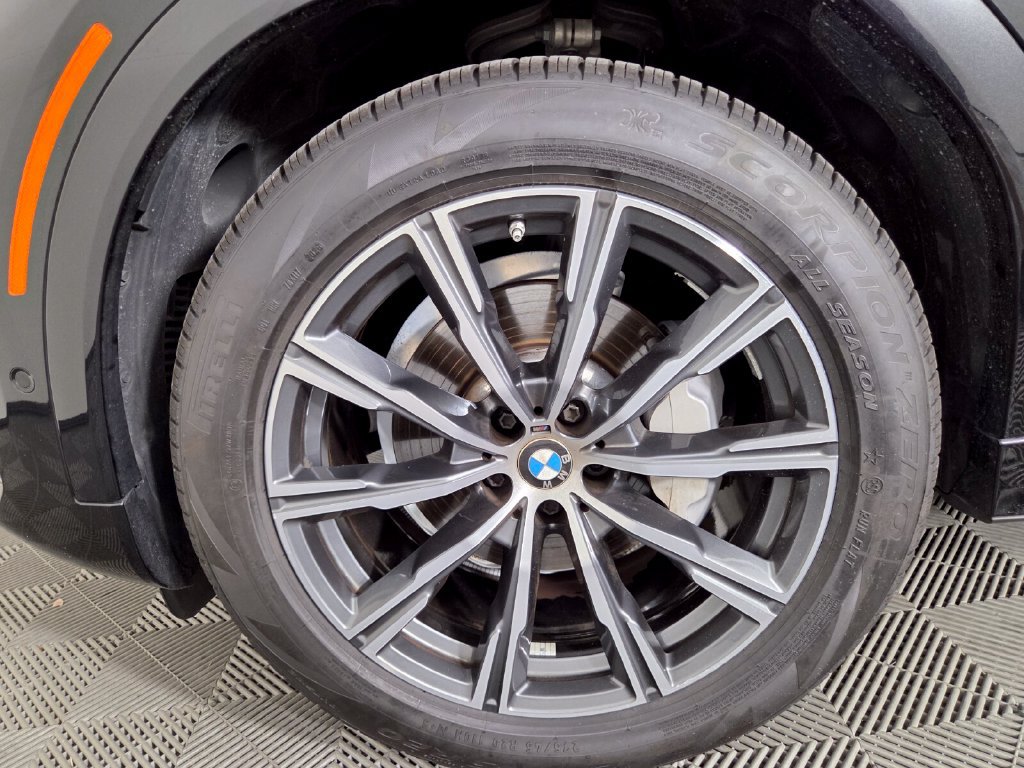 Used 2023 BMW X6 xDrive40i w/ M Sport Package AWD/4WD image 7