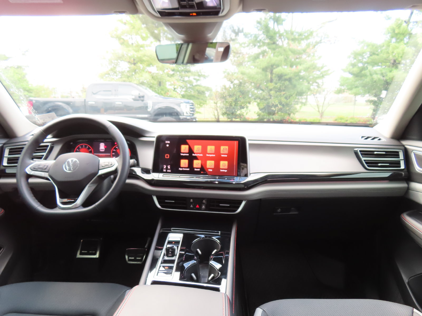 Used 2025 Volkswagen Atlas Peak Edition SE AWD/4WD image 18