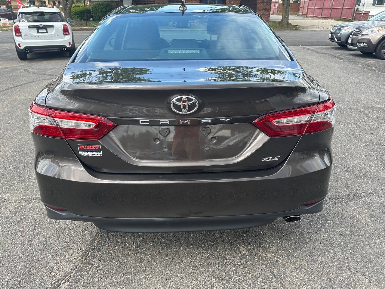 Used 2019 Toyota Camry XLE w/ Carpet Mat Package FWD image 5