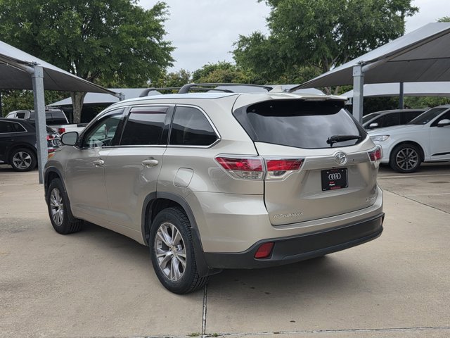 Used 2015 Toyota Highlander XLE AWD/4WD image 5