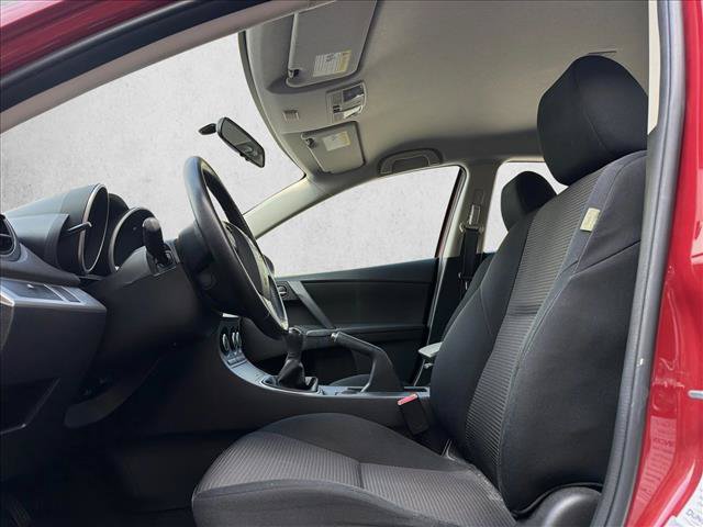 Used 2013 MAZDA MAZDA3 i Touring FWD image 12