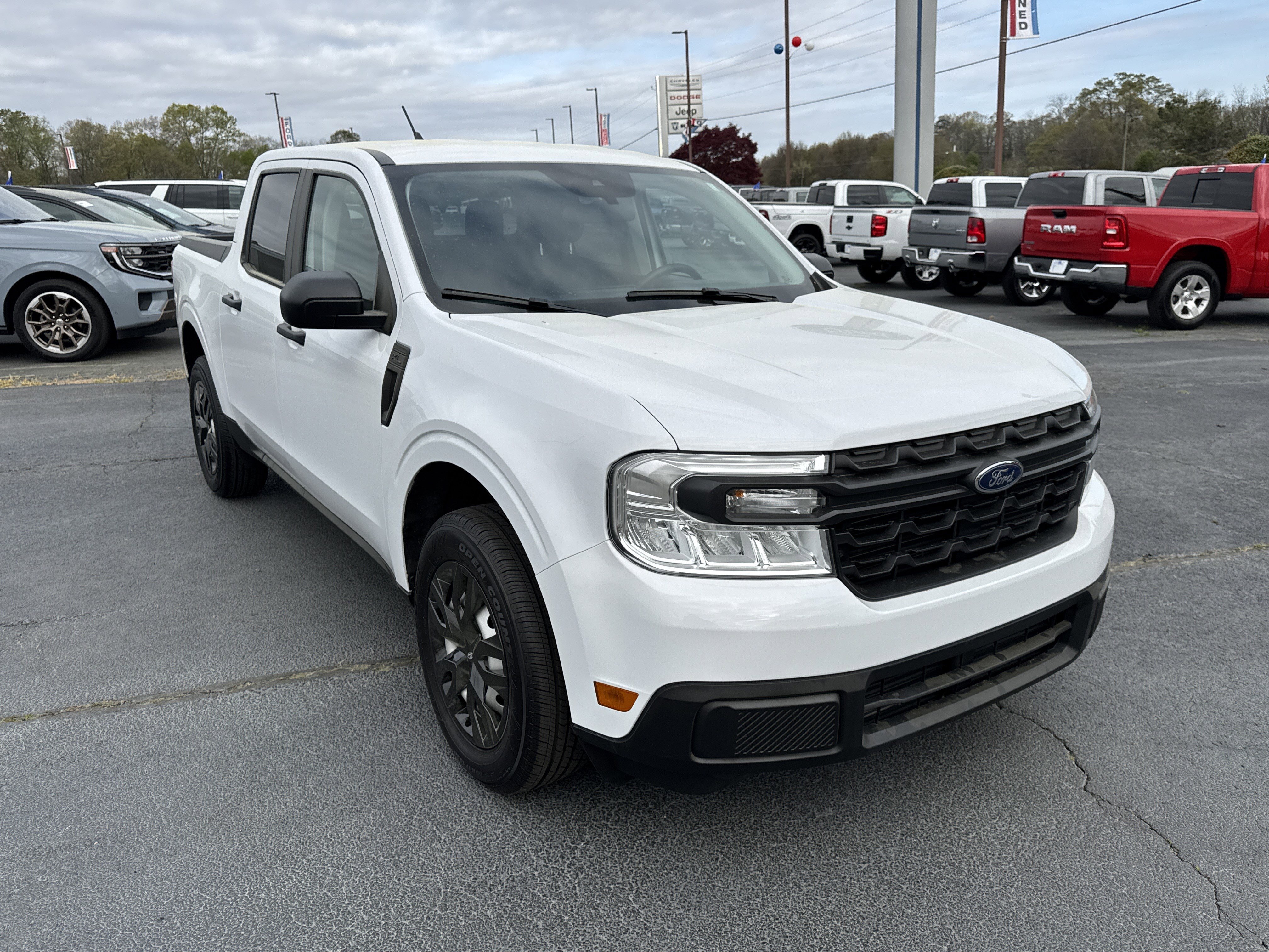 Certified 2023 Ford Maverick XL w/ Equipment Group 100A Standard image 4