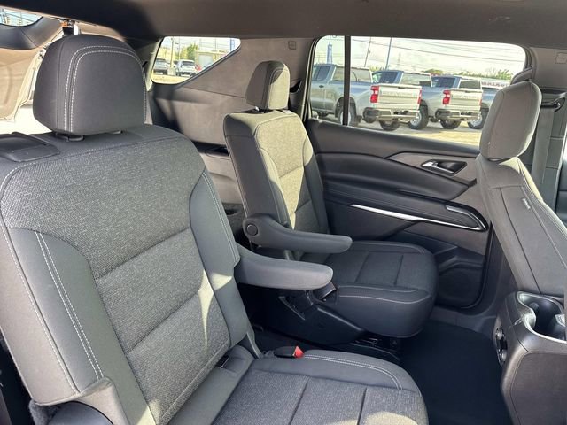 Used 2025 Chevrolet Traverse LT image 24
