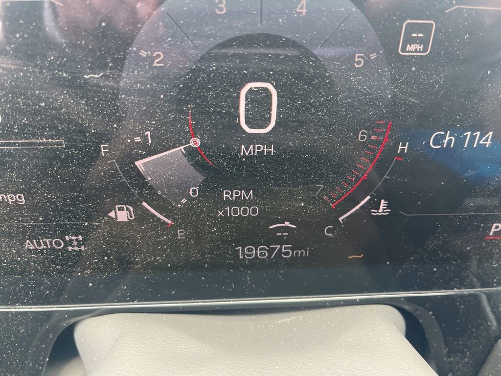 Used 2025 GMC Yukon Denali AWD/4WD image 15